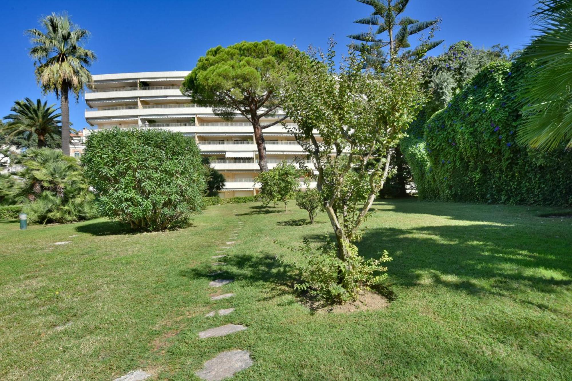 Close To Downtown Cannes Swimming Pool And Sea View Екстериор снимка